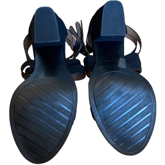 Charlotte Russe - Size 6-Heels - Picture 5 of 6